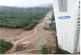 서초구 우면산의 산사태 사진이다.